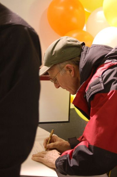 henry-klassen-signing-accord-sm.jpg